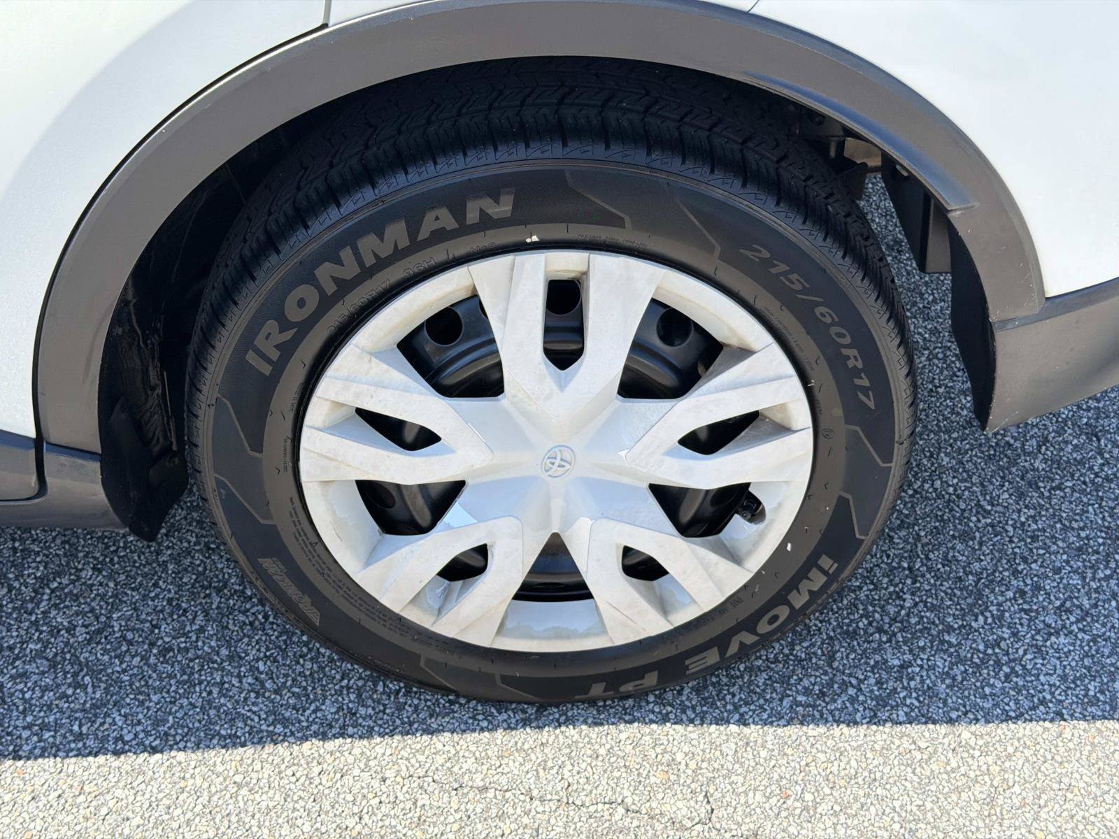 Used 2019 Toyota C-HR LE FWD image 19