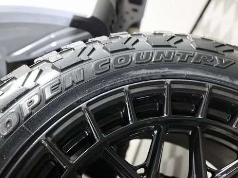 Used 2026 Ford F250 Lariat w/ Tremor Off-Road Package image 53