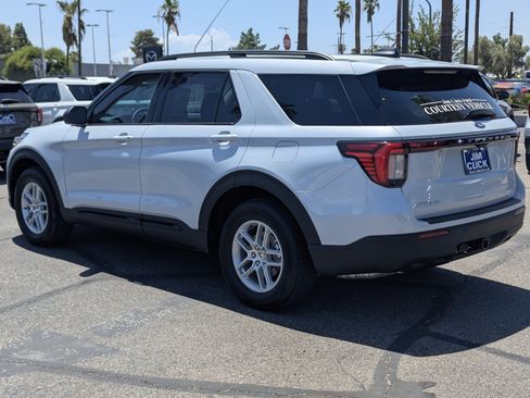 New 2026 Ford Explorer Active AWD/4WD image 4