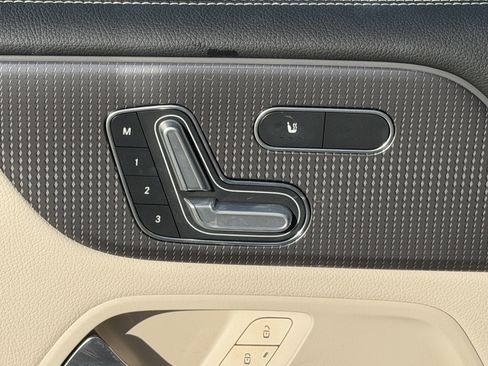 Certified 2022 Mercedes-Benz GLB 250 image 18