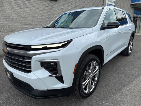 New 2026 Chevrolet Traverse LT w/ LPO, Floor Liner Package image 4