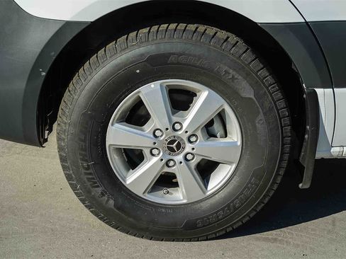 New 2024 Mercedes-Benz eSprinter 170 Cargo image 9