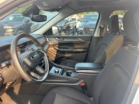 Used 2024 Jeep Grand Cherokee L Laredo AWD/4WD image 11
