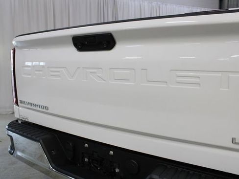 Used 2024 Chevrolet Silverado 2500 LTZ AWD/4WD image 31