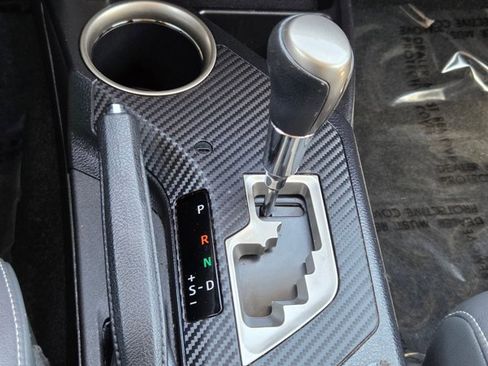 Used 2015 Toyota RAV4 Limited AWD/4WD image 12