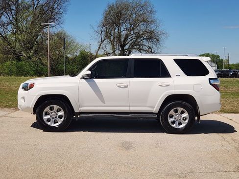 Used 2018 Toyota 4Runner SR5 image 4