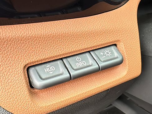 Certified 2021 Buick Encore GX Essence w/ Advanced Technology Package AWD/4WD image 10