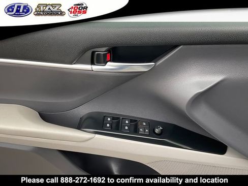 Used 2019 Toyota Camry LE FWD image 11