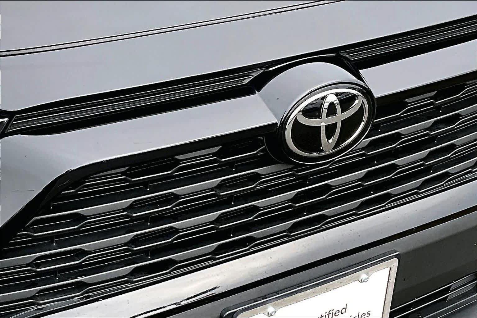 Certified 2025 Toyota RAV4 XLE AWD/4WD image 29