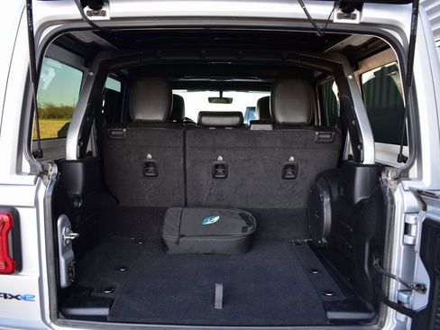 Used 2022 Jeep Wrangler Unlimited Sahara image 26