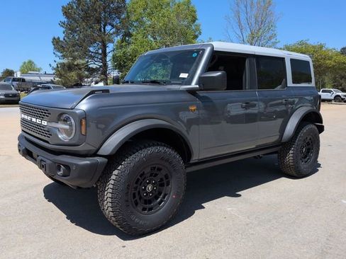 New 2026 Ford Bronco Badlands image 7