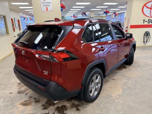 Used 2025 Toyota RAV4 XLE w/ Convenience Package image 10