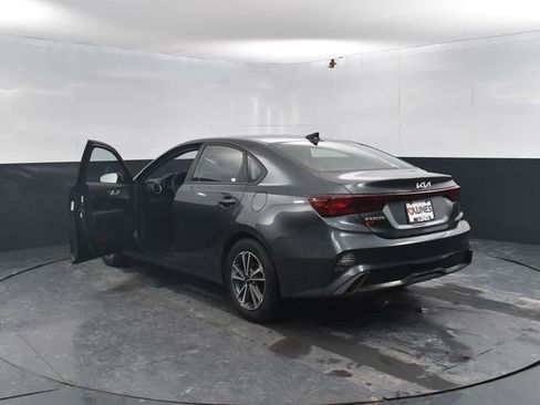 Used 2024 Kia Forte LXS image 7