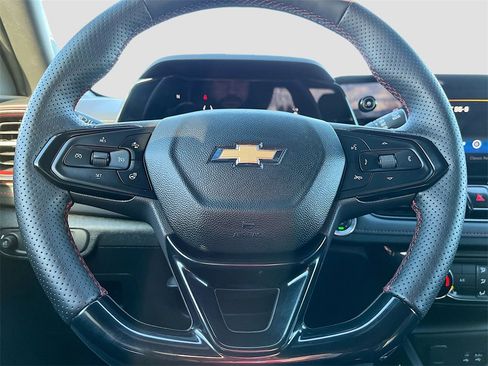 Used 2025 Chevrolet TrailBlazer RS image 11