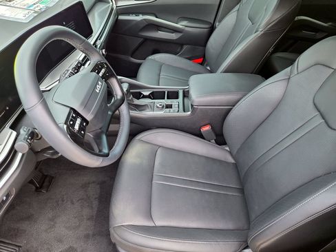 New 2026 Kia Sorento S FWD image 9