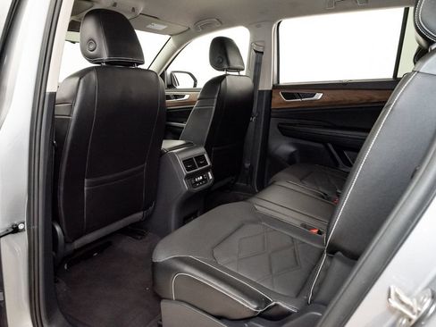 Used 2024 Volkswagen Atlas SE FWD image 25