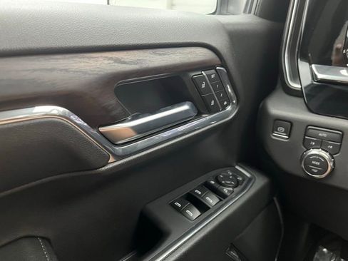 Used 2023 GMC Sierra 1500 SLT image 25