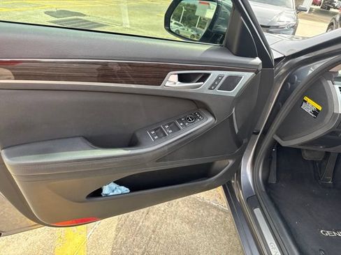 Used 2017 Genesis G80 3.8 RWD image 29