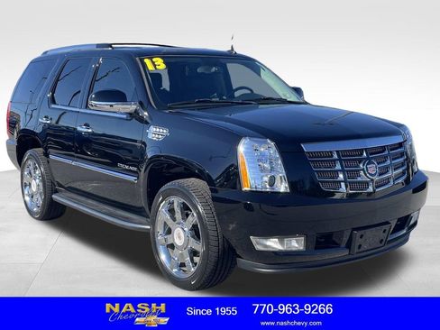 Used 2013 Cadillac Escalade Luxury image 1
