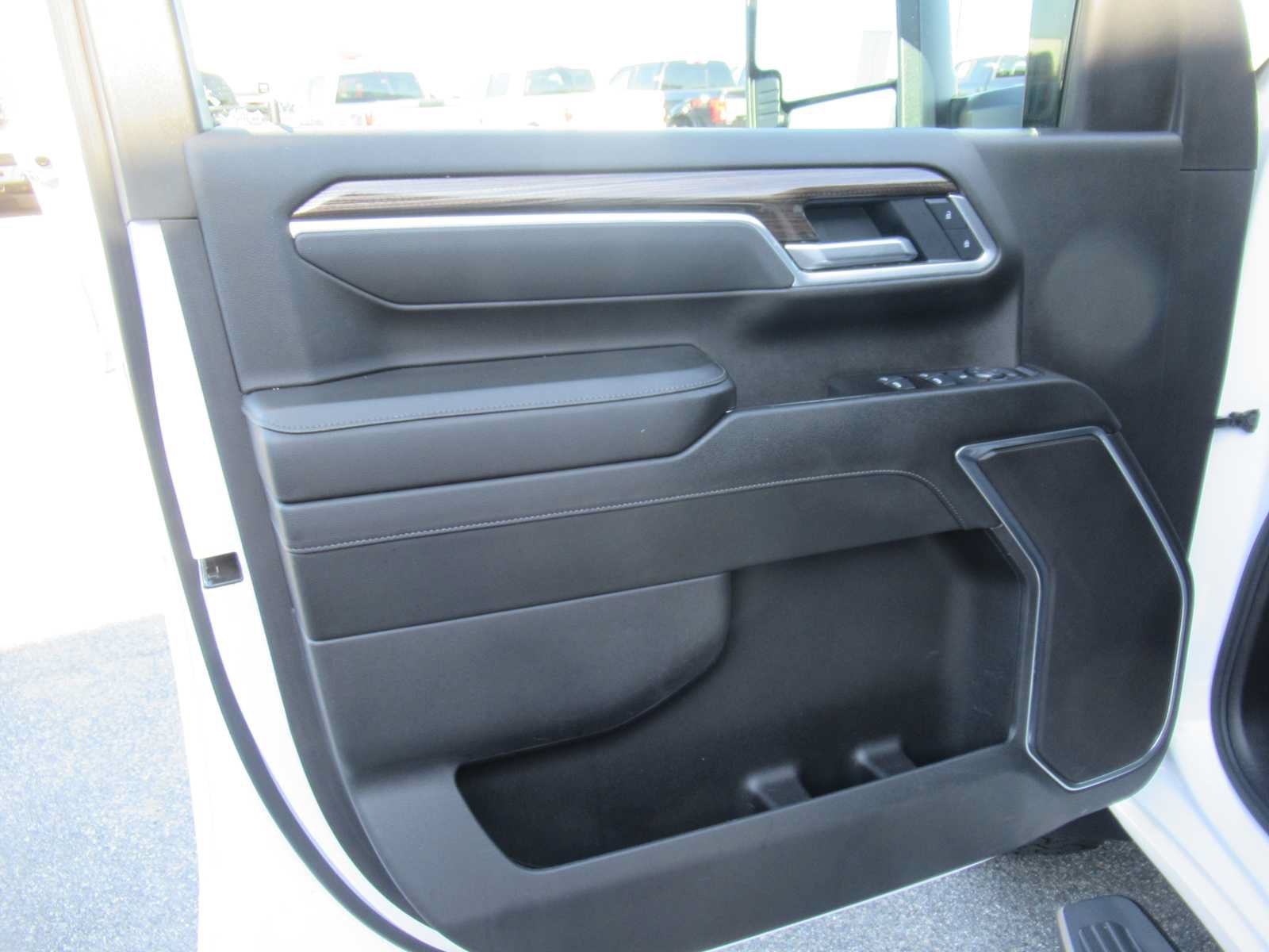 Used 2025 Chevrolet Silverado 2500 LT AWD/4WD image 22