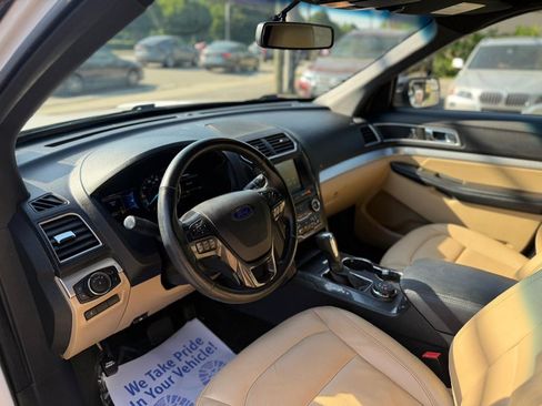 Used 2016 Ford Explorer XLT w/ Equipment Group 202A AWD/4WD image 13