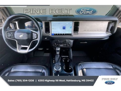 Used 2025 Ford Bronco Outer Banks w/ Sasquatch Package AWD/4WD image 13
