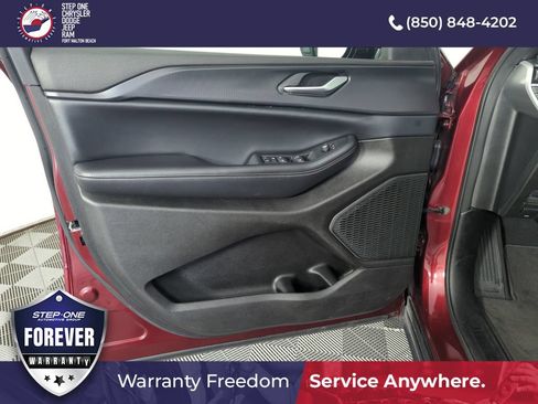 Used 2024 Jeep Grand Cherokee Altitude AWD/4WD image 17