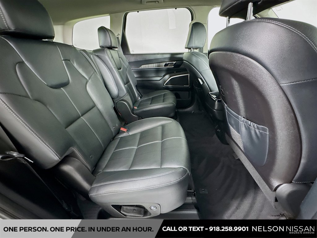 Used 2024 Kia Telluride EX w/ EX Captain's Chair Package FWD image 29