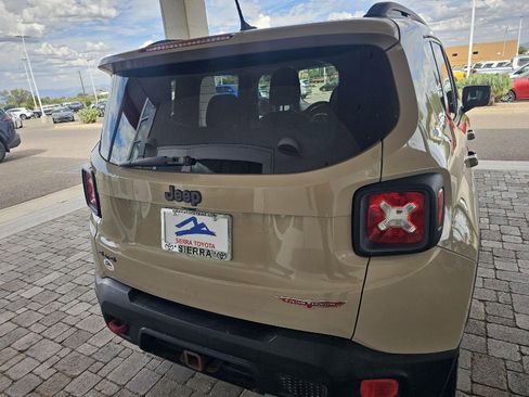 Used 2016 Jeep Renegade Trailhawk w/ Safety & Security Group image 14