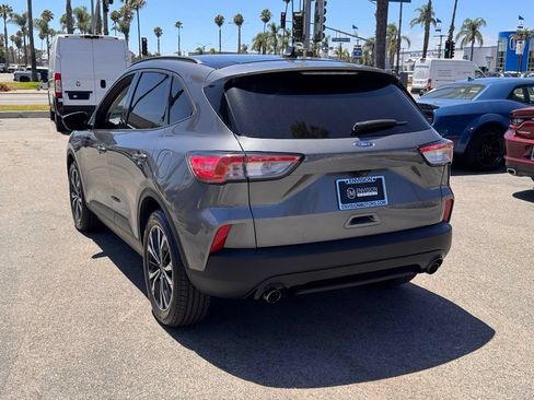 Used 2022 Ford Escape SE FWD image 10