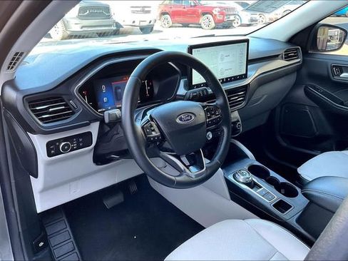 Used 2025 Ford Escape SE FWD image 14