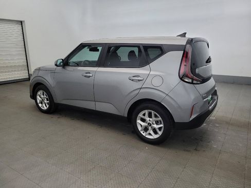 Used 2023 Kia Soul LX w/ LX Technology Package image 3