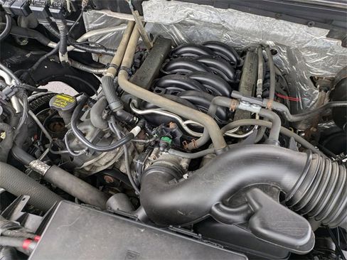 Used 2013 Ford F150 XLT w/ Mid Equipment Group image 26