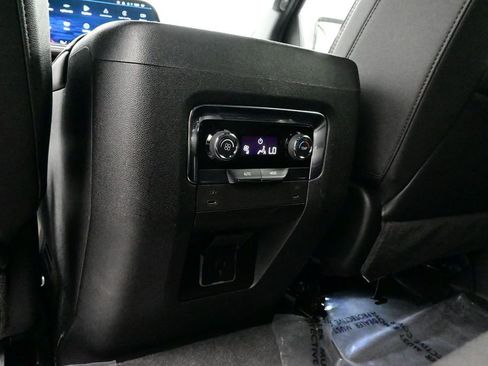 Used 2025 Chevrolet Suburban RST AWD/4WD image 26