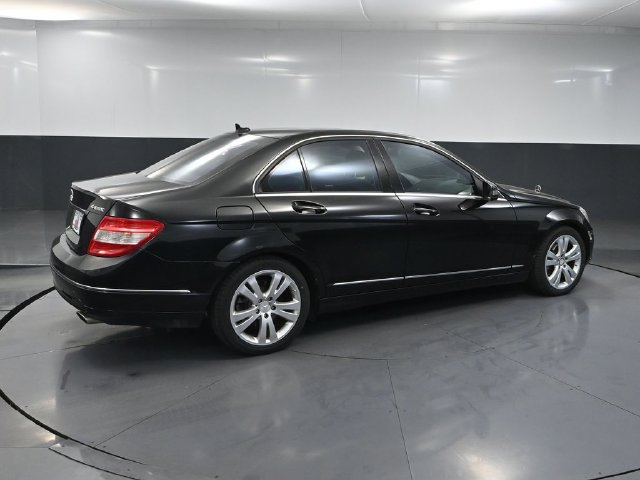 Used 2011 Mercedes-Benz C 300 4MATIC Sedan image 3