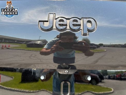 Certified 2022 Jeep Grand Cherokee L Limited w/ Black Appearance Package AWD/4WD image 17