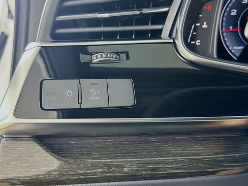 Used 2025 Audi Q7 3.0T Premium Plus AWD/4WD image 25