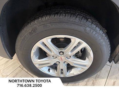 Used 2024 GMC Terrain SLE image 5