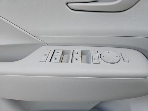 New 2026 Hyundai Kona SE image 30