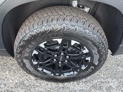 New 2027 Chevrolet Traverse Z71 w/ Driver Confidence Package AWD/4WD image 12