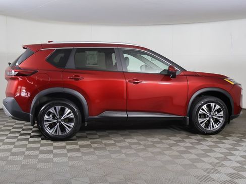 Used 2023 Nissan Rogue SV w/ SV Premium Package AWD/4WD image 17