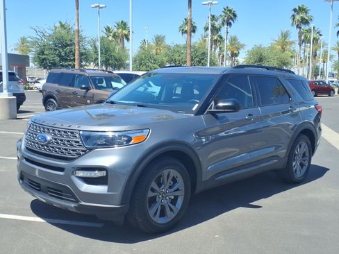 Used 2023 Ford Explorer XLT w/ Equipment Group 202A RWD image 8
