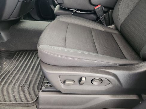 Certified 2025 Chevrolet Silverado 1500 Custom image 25