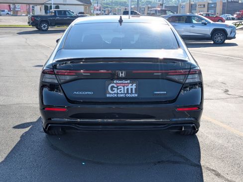 Used 2023 Honda Accord Sport image 4