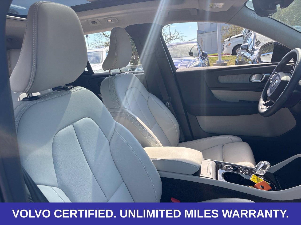Certified 2025 Volvo XC40 B5 Plus AWD/4WD image 16