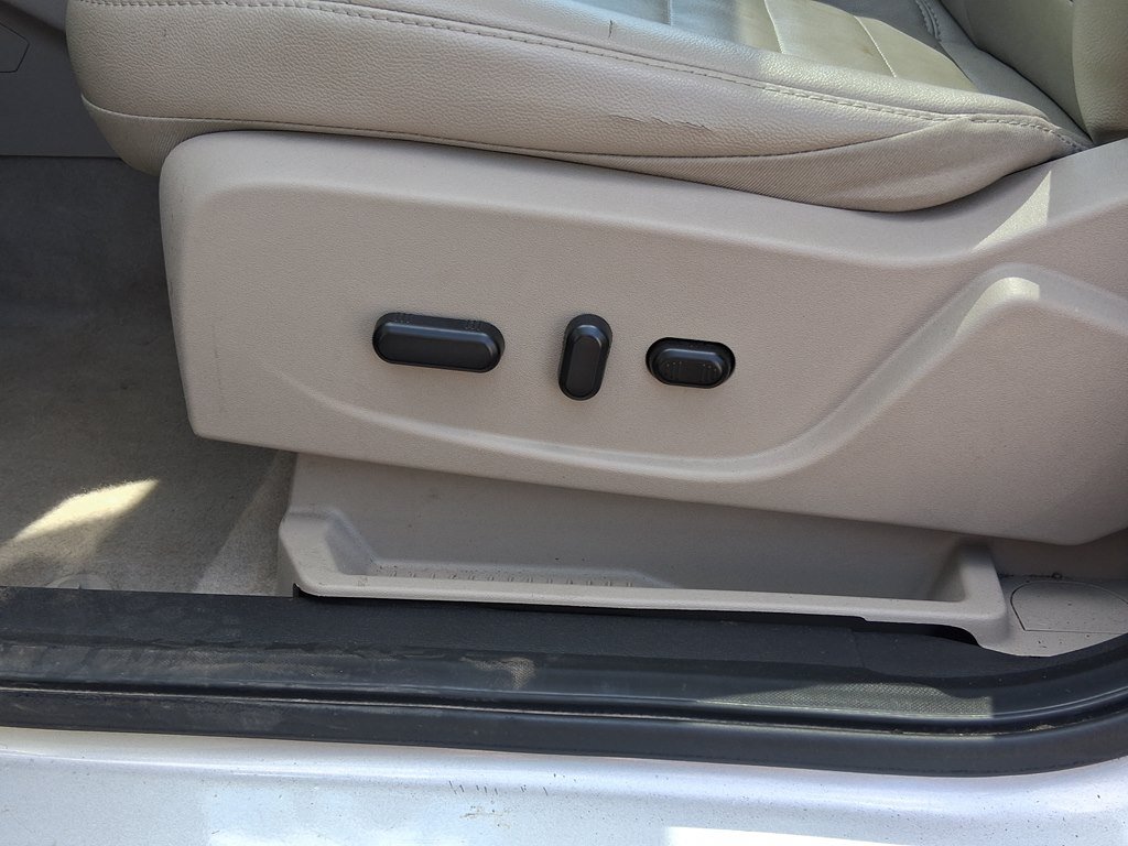 Used 2015 Ford Escape SE FWD image 11
