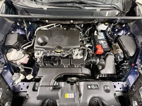 Certified 2019 Toyota RAV4 XLE w/ Convenience Package FWD image 32