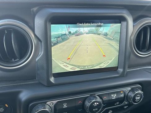 Used 2023 Jeep Wrangler Unlimited AWD/4WD image 28