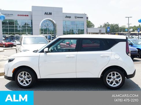 Used 2025 Kia Soul LX w/ LX Technology Package FWD image 7