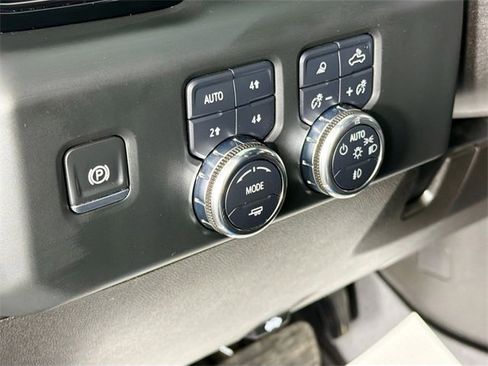 Used 2024 GMC Sierra 2500 AT4X image 10